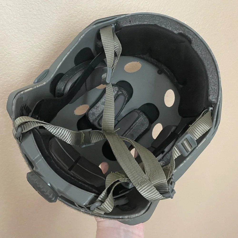 Men’s Air-soft Helmet - Picture 2 of 6